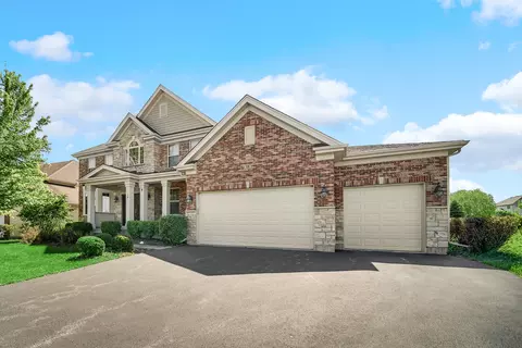15 N Empress Dr, Hawthorn Woods, IL 60047