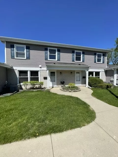 1301 Kingsbury Dr #B, Hanover Park, IL 60133