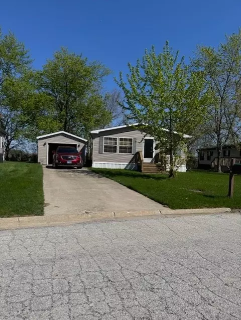 30 Meadowlark Ln, Beecher, IL 60401