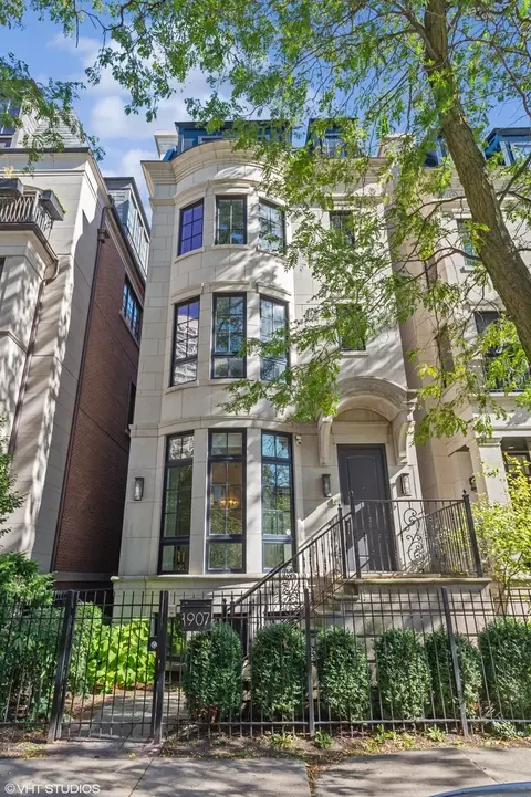 1907 N Lincoln Park West St, Chicago, IL 60614