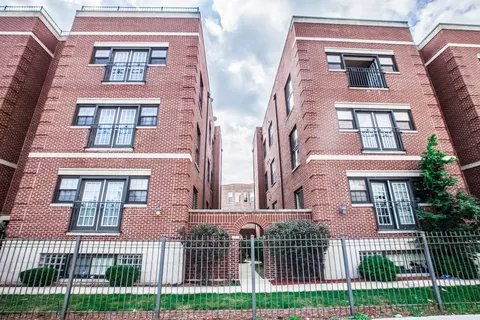 543 E 43rd St #3W, Chicago, IL 60653