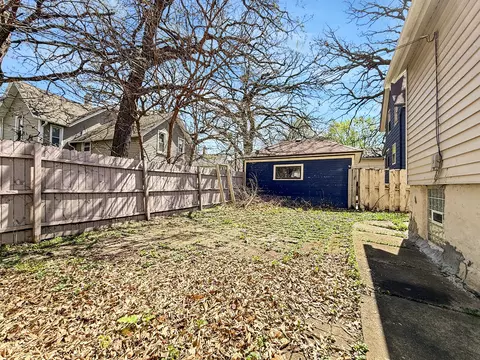 Exterior - 311 Ryerson Ave, Elgin, IL 60123 photo 4 of 4