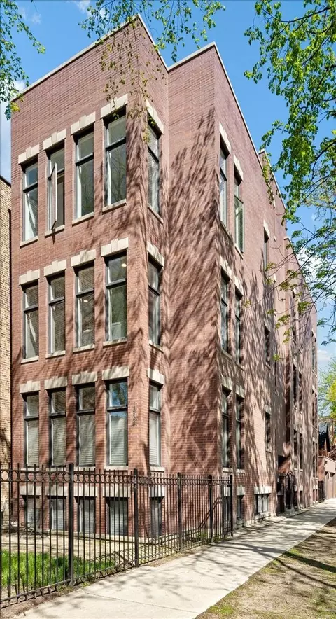 1934 W Thomas St #2, Chicago, IL 60622