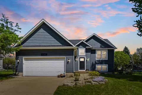4038 Spartina Ct, Bettendorf, IA 52722
