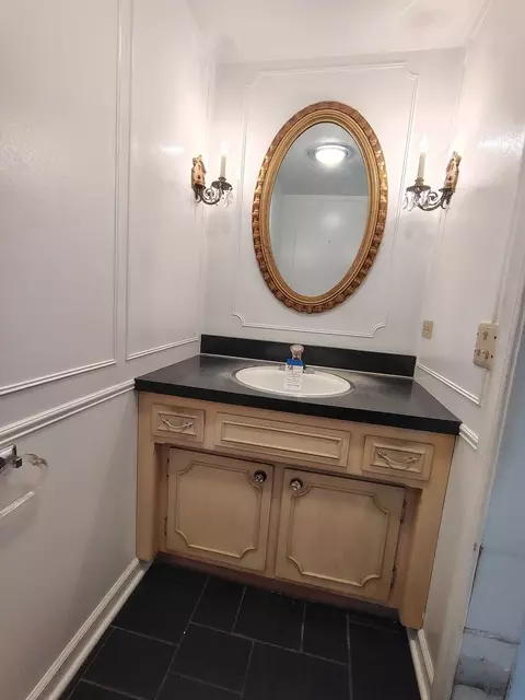 Bath - Undisclosed, Glenview, IL 60025 photo 1 of 3