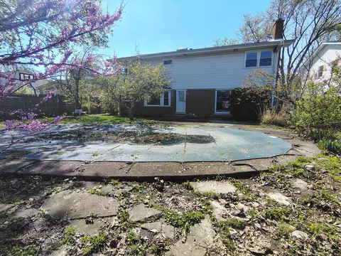Exterior - Undisclosed, Glenview, IL 60025 photo 5 of 5