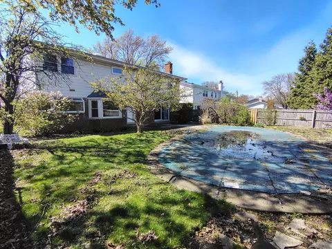 Exterior - Undisclosed, Glenview, IL 60025 photo 3 of 5