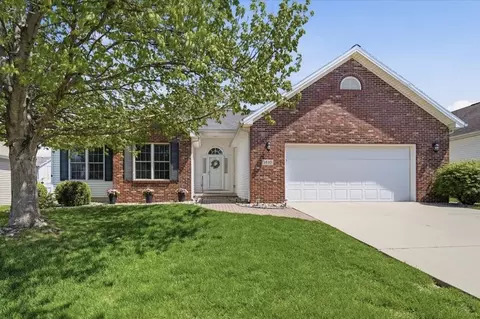 1610 Myra Ln, Bloomington, IL 61704