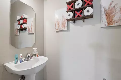 Bath - 2014 Fieldstone Ct, Plainfield, IL 60586 photo 1 of 4
