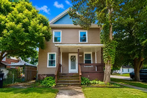 Exterior - 720 W Monroe St, Bloomington, IL 61701 photo 1 of 2