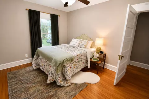 Bedroom - 720 W Monroe St, Bloomington, IL 61701 photo 2 of 5