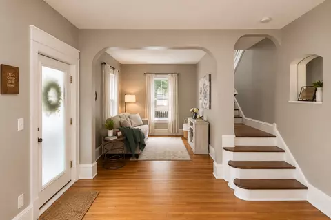 Entry Way - 720 W Monroe St, Bloomington, IL 61701 photo 1 of 2