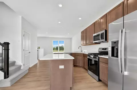 Kitchen - 403 Cold Spring St, Algonquin, IL 60102 photo 2 of 2