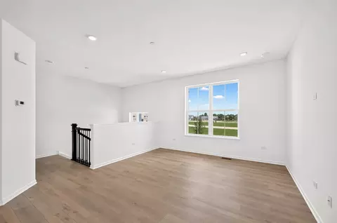 Living - 403 Cold Spring St, Algonquin, IL 60102 photo 1 of 1