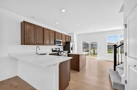 Kitchen - 403 Cold Spring St, Algonquin, IL 60102 photo 1 of 2