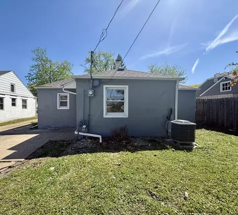 Exterior - 617 E Wabash Ave, Rantoul, IL 61866 photo 1 of 4