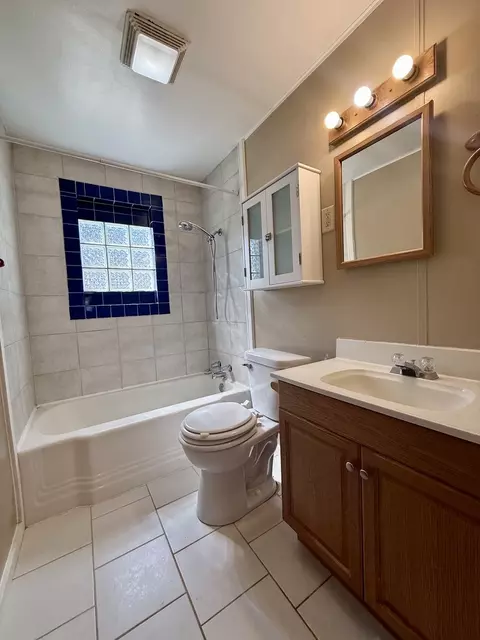Bath - 617 E Wabash Ave, Rantoul, IL 61866 photo 1 of 1