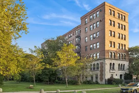 3017 E 78th St #4B, Chicago, IL 60649