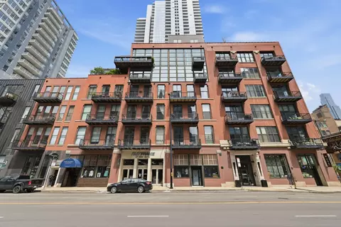 300 W Grand Ave #203, Chicago, IL 60654