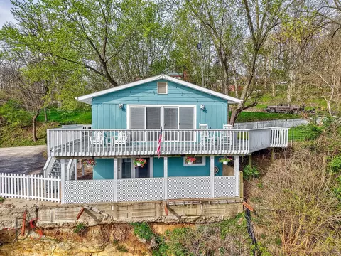 2469 N 41st Rd, Sheridan, IL 60551