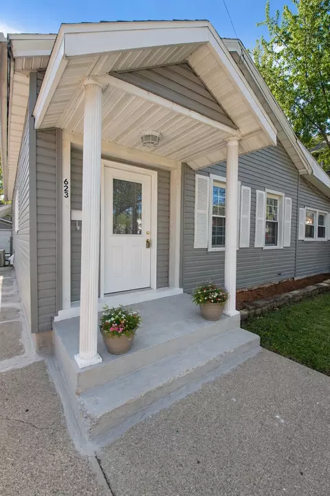 623 N Ottawa Ave, Dixon, IL 61021