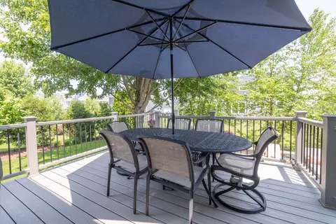 Exterior - 3680 Broadleaf Ave, Elgin, IL 60124 photo 6 of 18