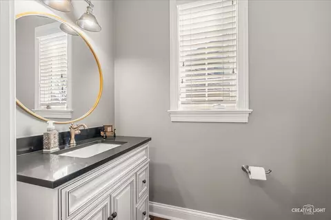 Bath - 3680 Broadleaf Ave, Elgin, IL 60124 photo 1 of 5
