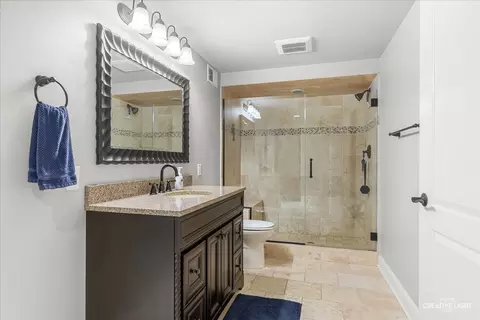 Bath - 3680 Broadleaf Ave, Elgin, IL 60124 photo 5 of 5