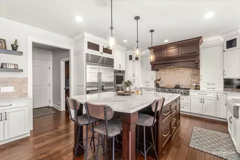 Kitchen - 3680 Broadleaf Ave, Elgin, IL 60124 photo 2 of 4