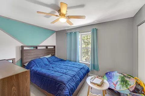 Bedroom - 1150 E 46th St, Chicago, IL 60653 photo 1 of 2
