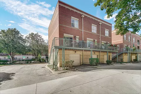 Exterior - 1150 E 46th St, Chicago, IL 60653 photo 3 of 5