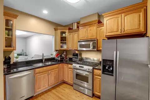Kitchen - 1150 E 46th St, Chicago, IL 60653 photo 1 of 1
