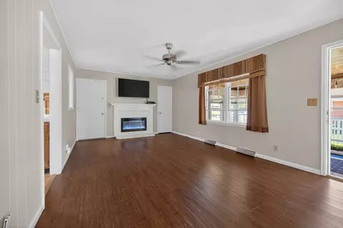 Living - 1305 E Vernon Ave, Normal, IL 61761 photo 5 of 6