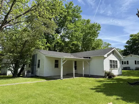 543 Tucker Ln, Metropolis, IL 62960
