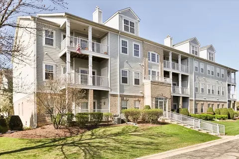 1299 W Lake St #306, Addison, IL 60101