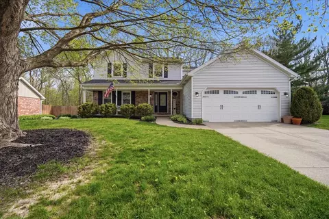 1512 Steeplechase Dr, Bloomington, IL 61701