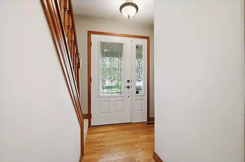 Entry Way - 1512 Steeplechase Dr, Bloomington, IL 61701 photo 2 of 2
