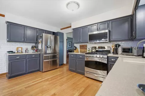 Kitchen - 1512 Steeplechase Dr, Bloomington, IL 61701 photo 4 of 5