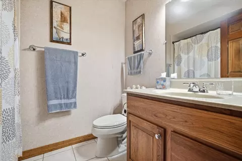 Bath - 1512 Steeplechase Dr, Bloomington, IL 61701 photo 4 of 4