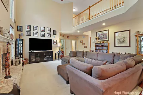 Living - 1606 Tecumseh Dr, Mchenry, IL 60050 photo 3 of 3