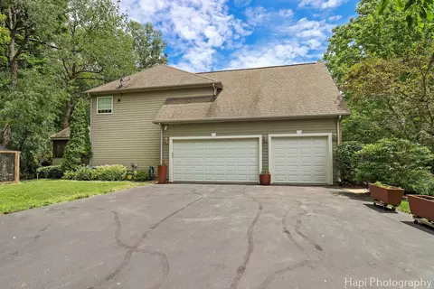 Exterior - 1606 Tecumseh Dr, Mchenry, IL 60050 photo 9 of 11