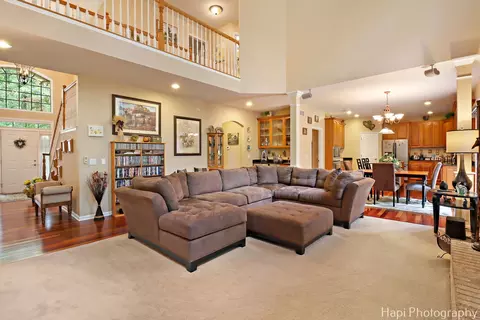 Living - 1606 Tecumseh Dr, Mchenry, IL 60050 photo 2 of 3