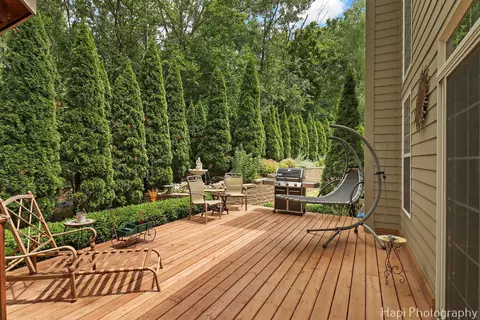 Exterior - 1606 Tecumseh Dr, Mchenry, IL 60050 photo 2 of 11