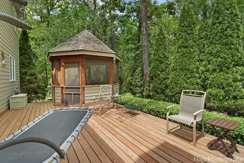 Exterior - 1606 Tecumseh Dr, Mchenry, IL 60050 photo 3 of 11