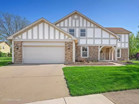 340 Whitehall Ter, Bloomingdale, IL 60108