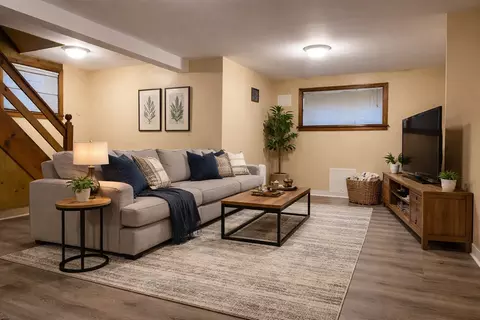 Living - 6523 S Evans Ave, Chicago, IL 60637 photo 5 of 5