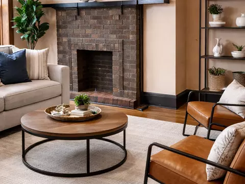Living - 6523 S Evans Ave, Chicago, IL 60637 photo 2 of 5
