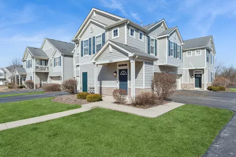 222 Bakers Dr W #222, Lakemoor, IL 60051
