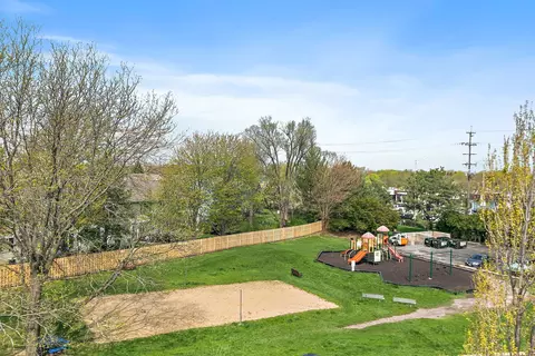 View/Area - 5400 Astor Ln #411, Rolling Meadows, IL 60008 photo 1 of 2