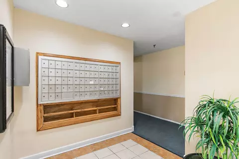 Entry Way - 5400 Astor Ln #411, Rolling Meadows, IL 60008 photo 2 of 2